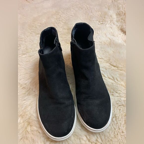 Madden Girl Black Suede Sneakers size 8 - Picture 8 of 9